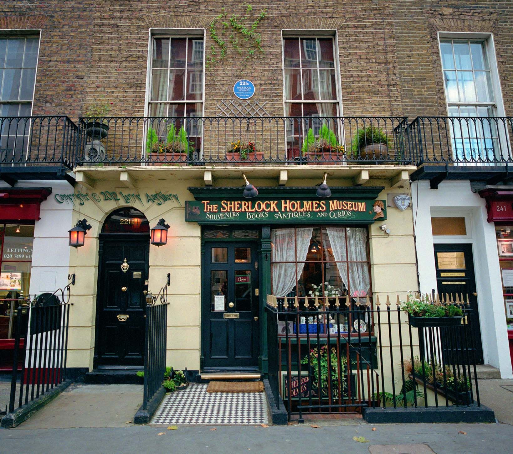 The Times: Дом Шерлока Холмса в Лондоне принадлежит семье Назарбаева 